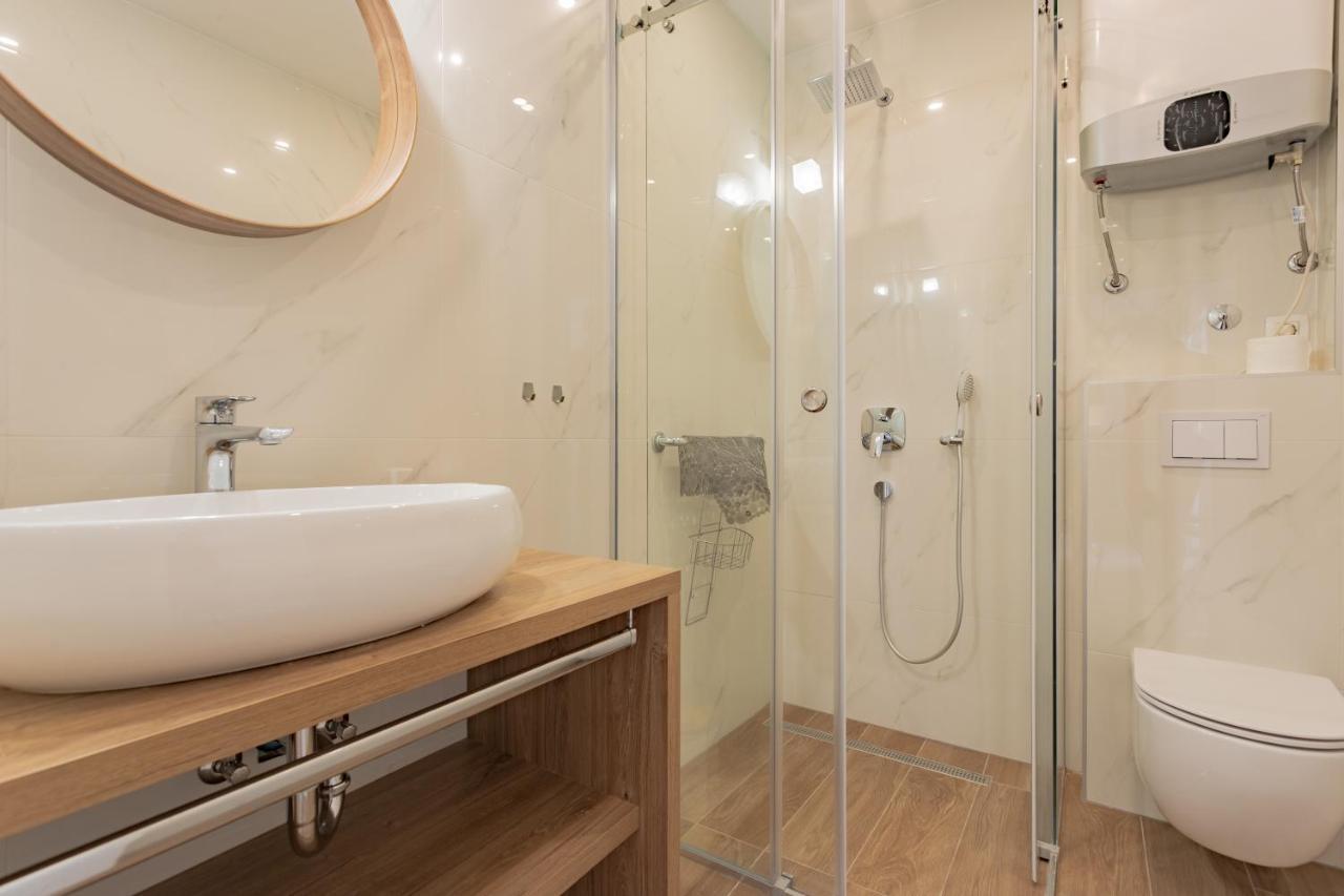 Apartmani Benzon Baška Voda Exterior foto