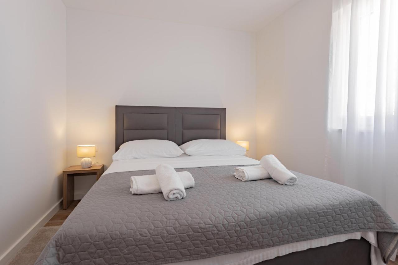 Apartmani Benzon Baška Voda Exterior foto